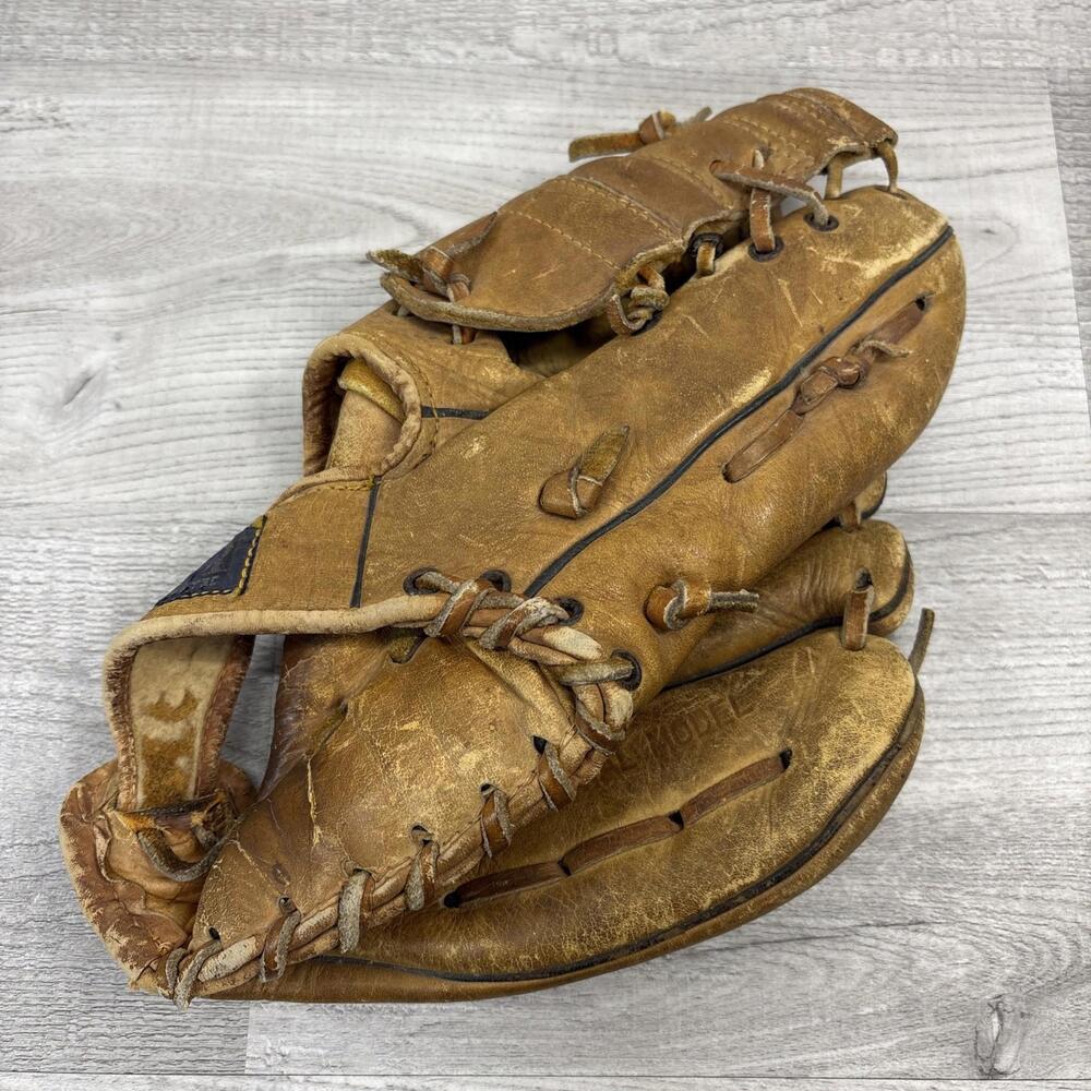Vintage Rosko S71 Professional Model Baseball Glove - 1960s Made in Japan - RHT